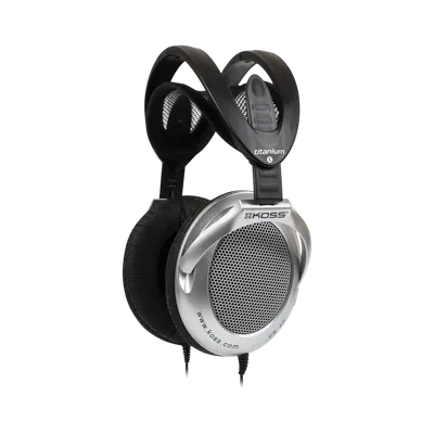 Koss UR40 (21299147801)